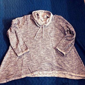 Black and White Pull Over